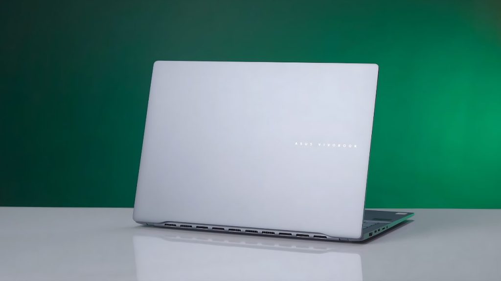 ASUS Vivobook S16 OLED Design and Display